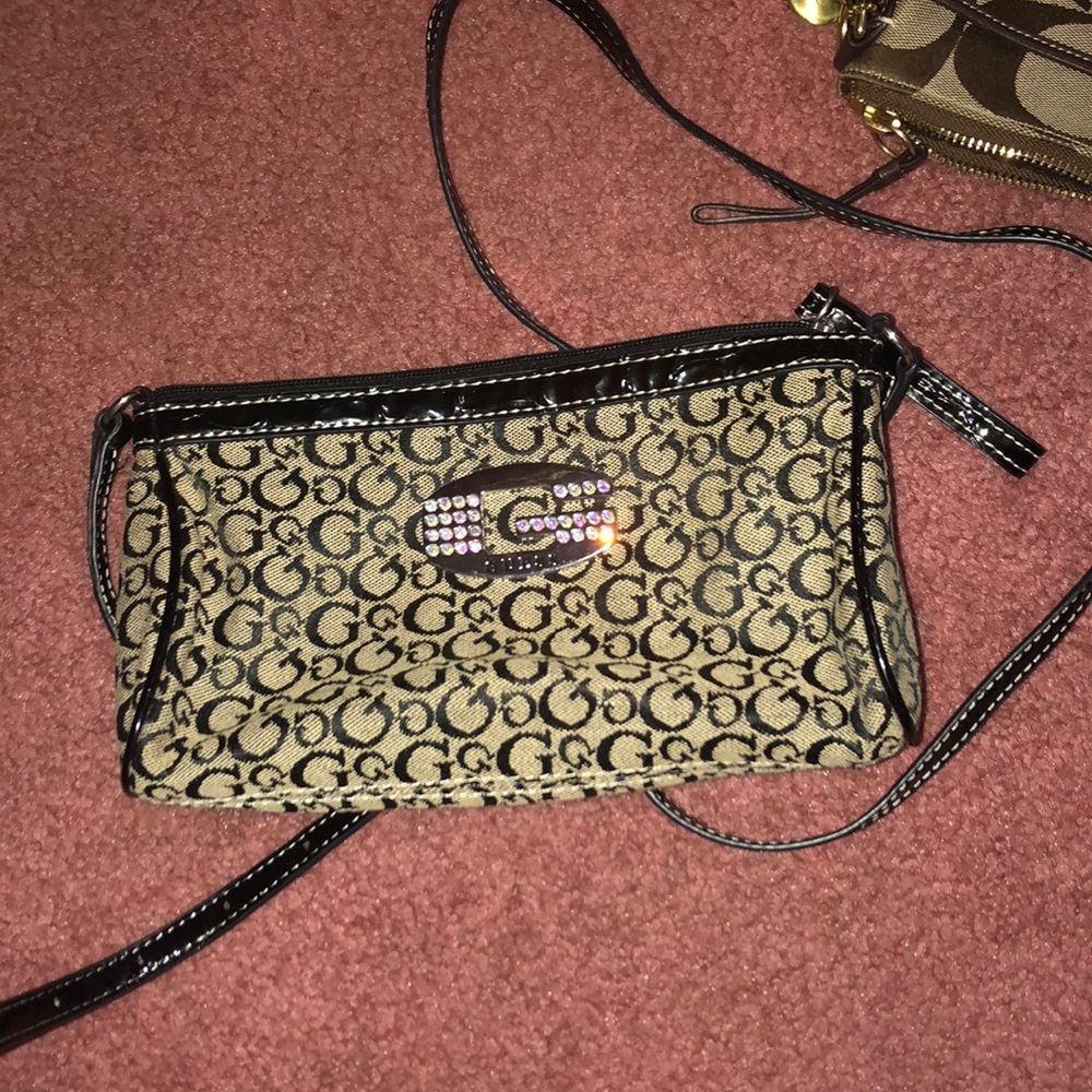 GUESS shoulder bag